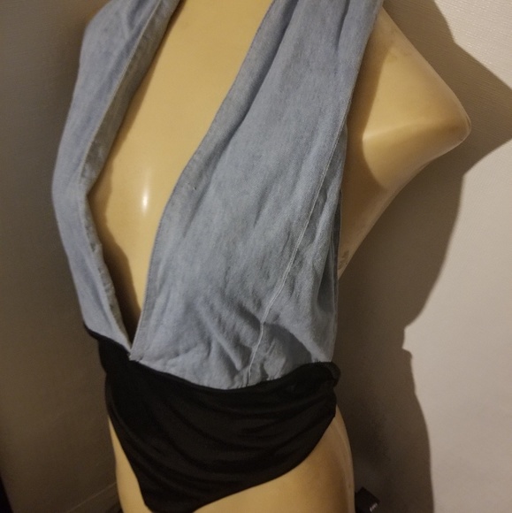 Halter top - Picture 2 of 3